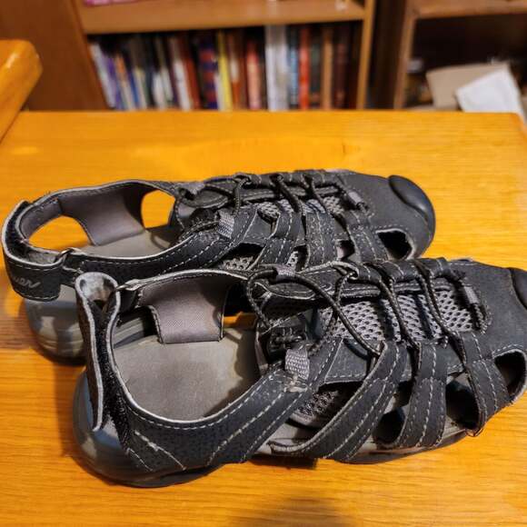 Eddie Bauer youth water shoe - Picture 5 of 8